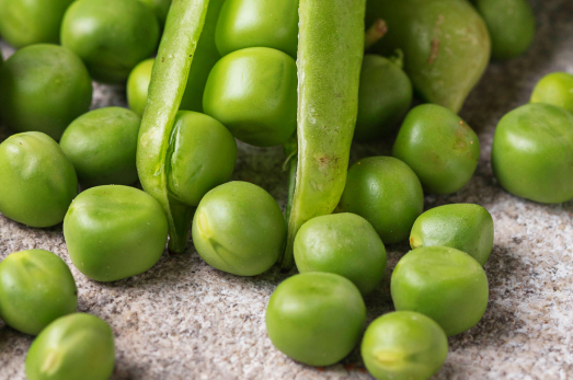 Whole Dun Peas,an agricultural product delivered by harvsetlink from harvest to global markets